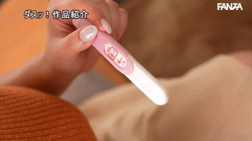 巨乳妹背部拉伤找技师到府按摩!在同居男友旁被摸下体疯狂NTR!